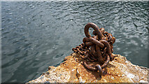 J5082 : Rusted chain, Bangor by Rossographer