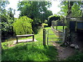 Llwybr glanafon / Riverside path