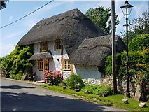 SZ8897 : A thatched cottage, Church Lane, Pagham by Jeff Gogarty