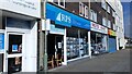 SU5600 : Estate agents and letting agents in the High Street by Barry Shimmon