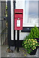 Elizabethan postbox on Brownlow Place, Ferryden