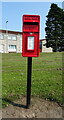 Elizabethan postbox on Pitlethie Road, Leuchars