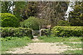 Footpath to Swanborough Manor