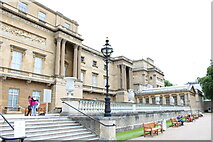 TQ2879 : View of Buckingham Palace from the path circling the lawn #2 by Robert Lamb