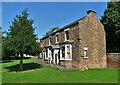 Dilapidated house by Mill Road, Crowle