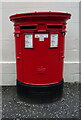 Double aperture Elizabethan postbox on Bath Street, Glasgow