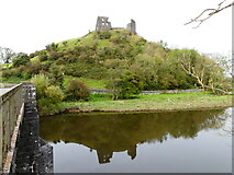 SN5520 : Dryslwyn Castle and the River Towy (Afon Tywi) from the road bridge by Ruth Sharville