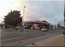 TL4459 : Petrol station on Histon Road, Cambridge by David Howard