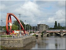 ST3188 : Town Reach, Newport with the castle and the Steel Wave sculpture by David Smith