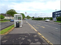 NS5058 : Bus stop and shelter on Aurs Road, Barrhead by JThomas