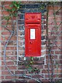 Gamston Village postbox, ref NG2 38