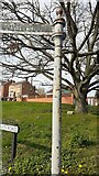 SO7845 : Direction Sign – Signpost on Barnards Green Road, Malvern by J Johnson