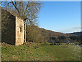 Ruined barn by the footpath