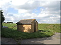 ST6160 : A small hut for a small reservoir by Neil Owen