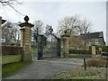 Northcliffe Park: entrance off Bradford Road