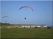 TA1968 : Paragliders, Sewerby by JThomas