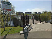 NS6063 : Polmadie Footbridge by Thomas Nugent