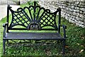 Barton-on-the-Heath: Seat commemorating the Queen