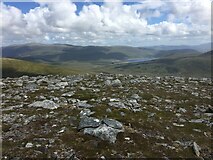 NH2372 : Eastern end of the summit of Creag Dhubh Fannaich by Steven Brown