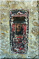 Disused postbox, Slade Farm