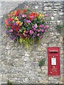 George VI letter box in Gileston