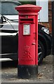 Elizabeth II postbox on Yorktown Road, Sandhurst