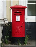 SU8757 : Elizabeth II postbox on Frimley High Street, Frimley by JThomas