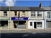 H4572 : PG Chips / Alchemist, Omagh by Kenneth  Allen
