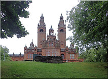 NS5666 : The Kelvingrove Art Gallery and Museum, Glasgow by habiloid
