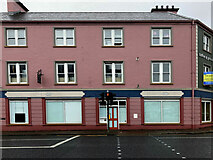 H4572 : Vacant building along Dublin Road, Omagh by Kenneth  Allen
