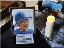 SE7089 : A Candle for the Queen by Andy Beecroft