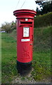 Elizabeth II postbox on Hurst Road