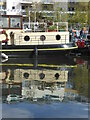 The houseboat Hoop op Welvaart on the Grand Union Canal