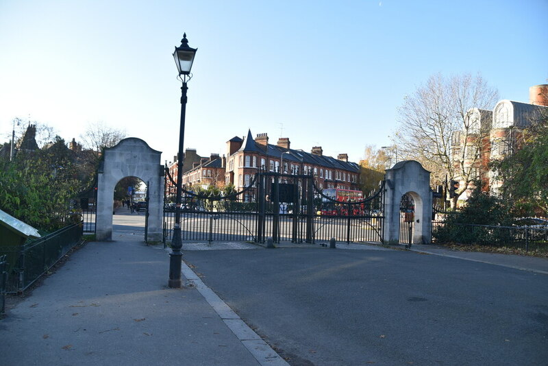 gates-to-battersea-park-n-chadwick-geograph-britain-and-ireland