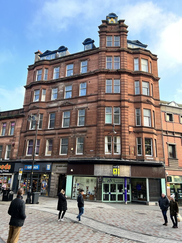 5, 7, 9 Cowgate, 75-79 Murraygate,... © Andrew Abbott :: Geograph ...