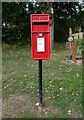 Elizabeth II postbox on Moulton Road