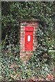 Victorian postbox, Roser