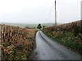 Hewl fach ger Llys Cynnen / Minor road near Llys Cynnen