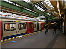 TQ2678 : South Kensington tube station platforms 1 & 2 by Bryn Holmes