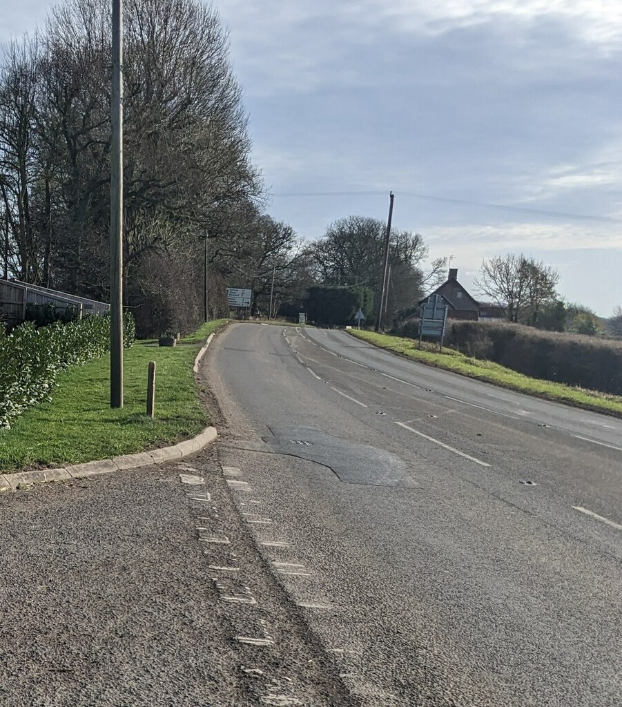 East Along Gloucester Road Thornbury Jaggery Geograph Britain   7412025 395ec54f 1024x1024 