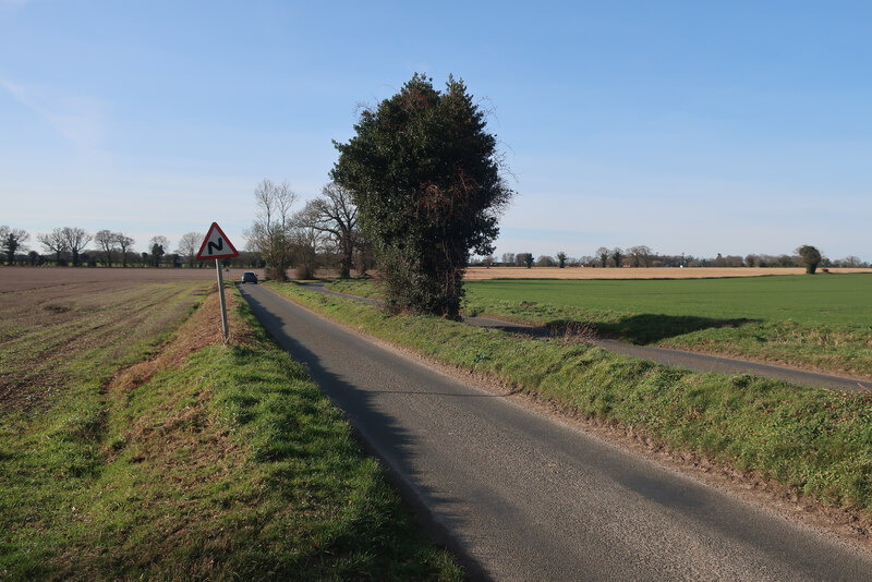 single-lane-dual-carriageway-hugh-venables-geograph-britain-and