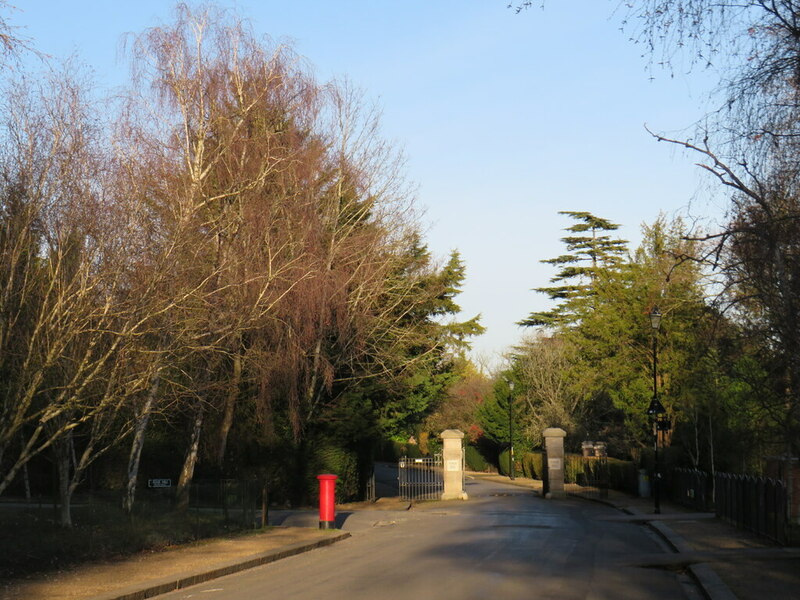 silver-lane-near-purley-malc-mcdonald-geograph-britain-and-ireland