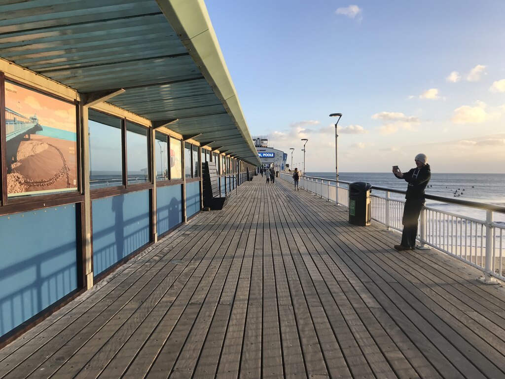 Bournemouth Pier, Pier Approach © Bryn Holmes Geograph Britain and