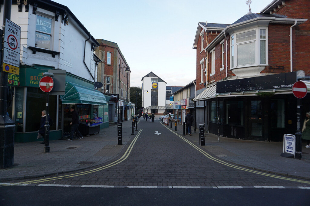 Parkside Road Paignton © Ian S Geograph Britain And Ireland