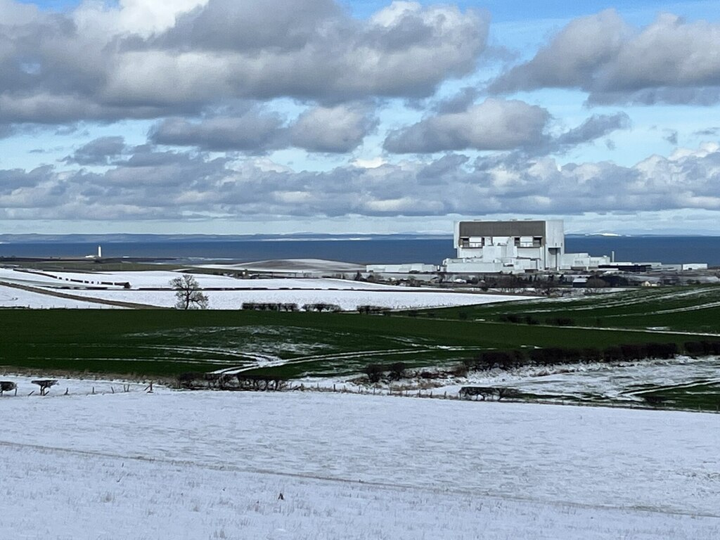 torness-power-station-in-the-snow-jennifer-petrie-geograph-britain