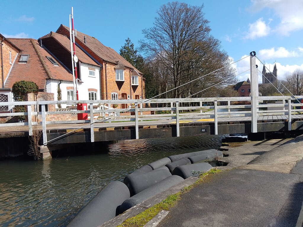 West Mills Swingbridge © Oscar Taylor :: Geograph Britain and Ireland