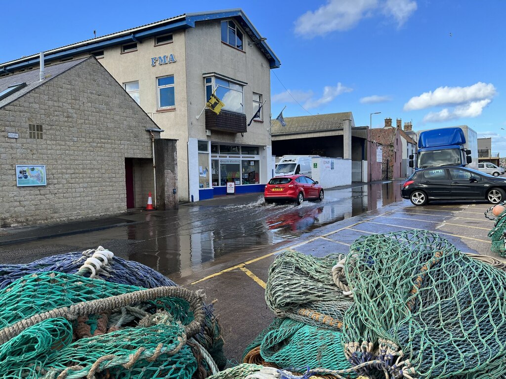 high-tide-floods-harbour-road-at-jennifer-petrie-geograph