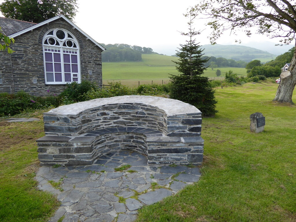 seat-and-information-centre-philip-halling-geograph-britain-and