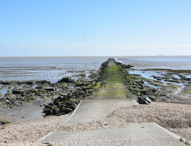 TR0392 : The northern end of The Broomway by Trevor Harris