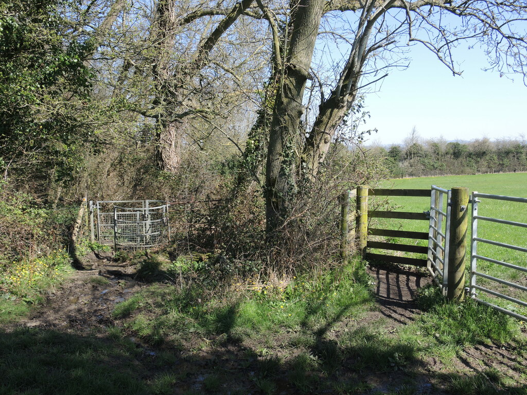 double-gates-on-barrow-hill-neil-owen-geograph-britain-and-ireland